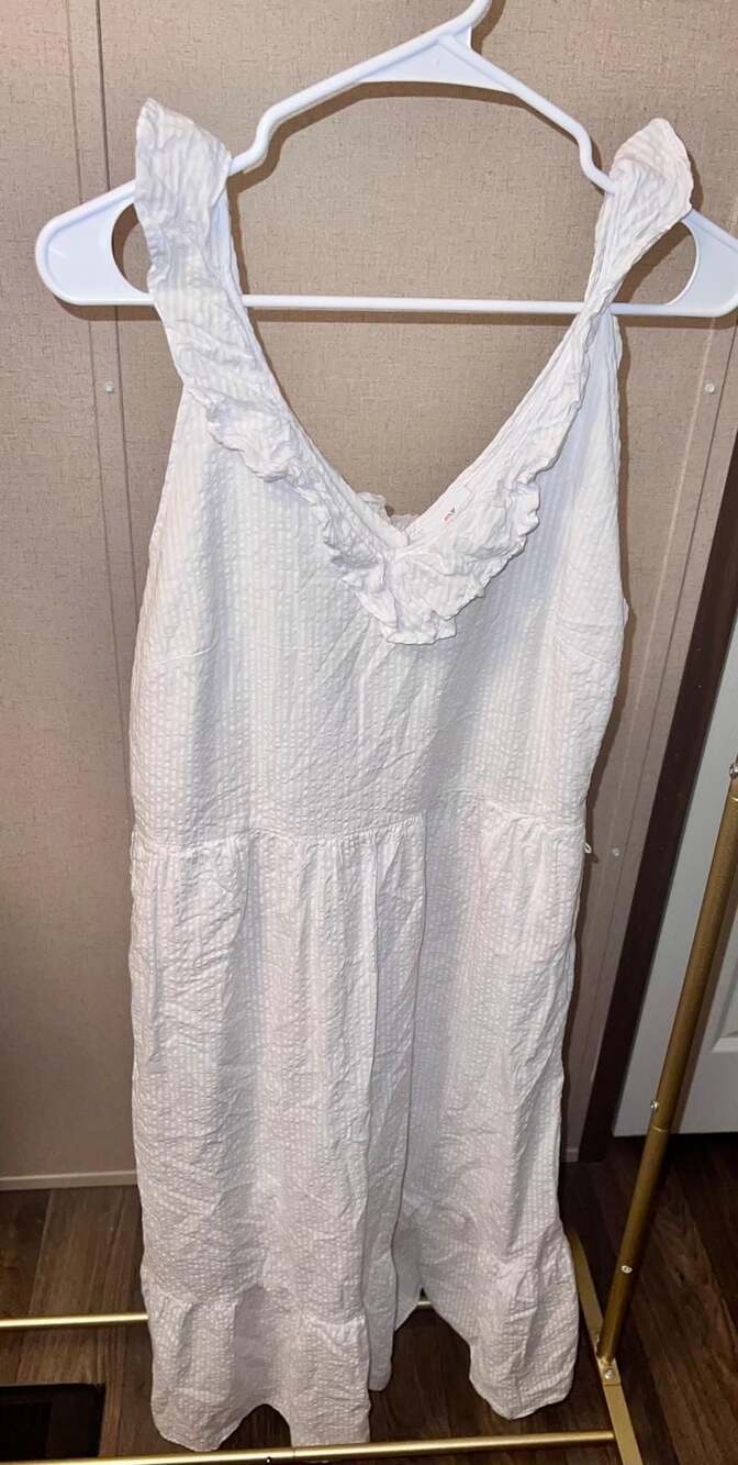 Vineyard Vines for Target White Seersucker Ruffle V-Neck Midi Dress #1